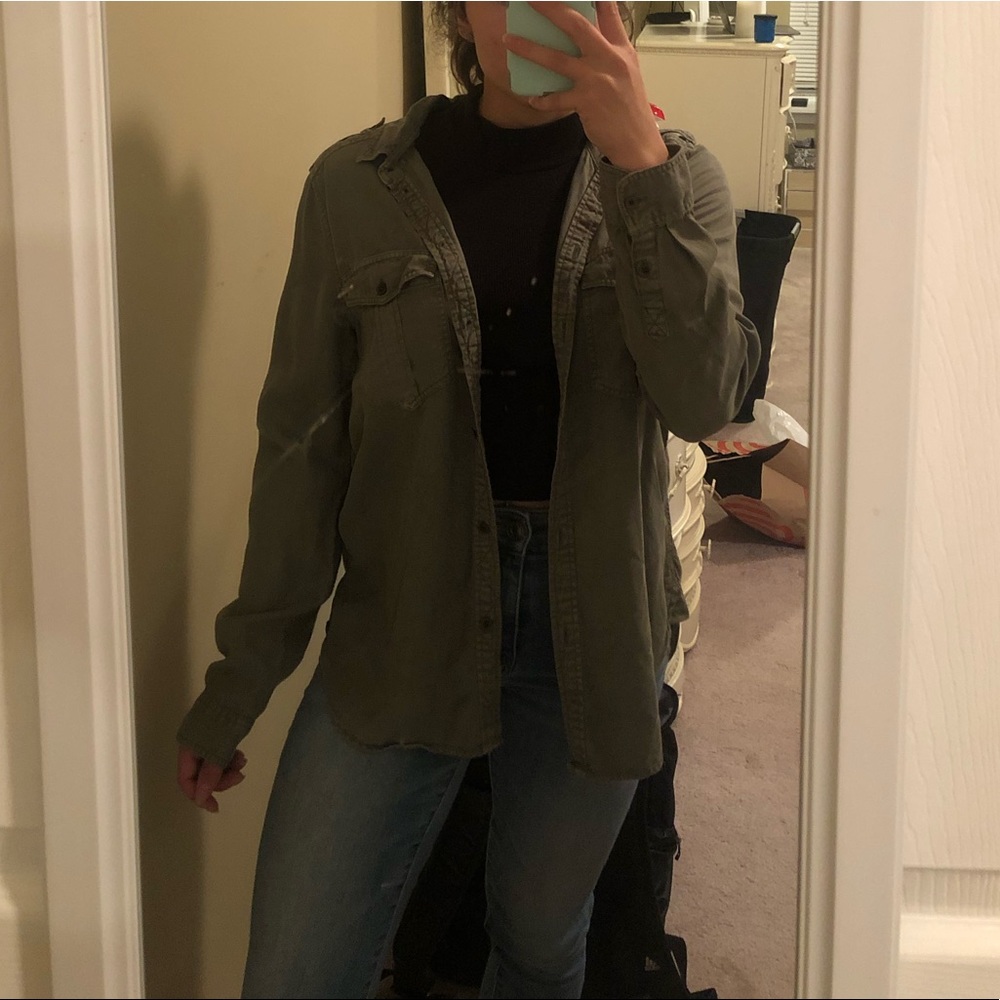 American Eagle Button Down Top
